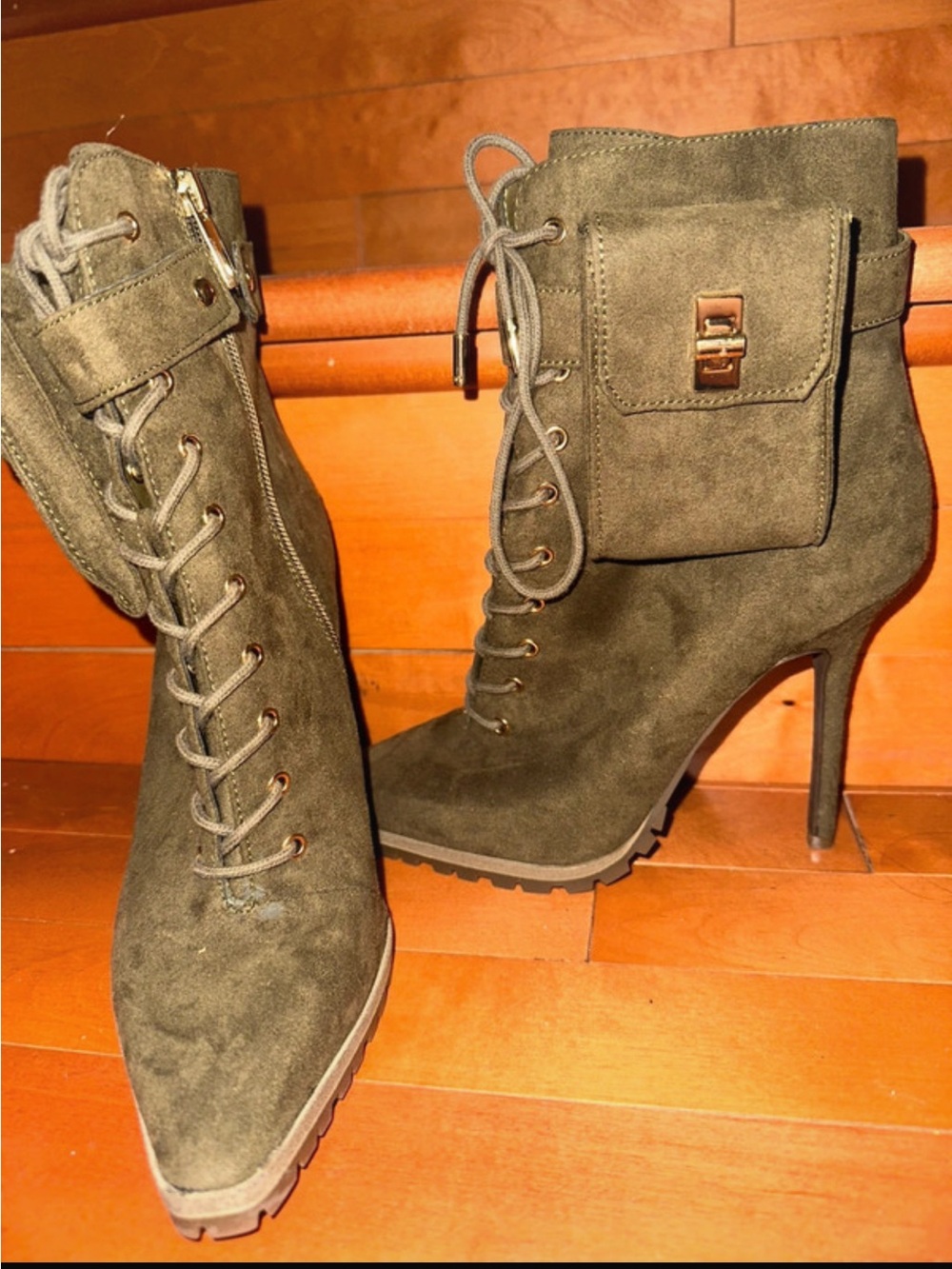 NWOT JLO Heels with Bag